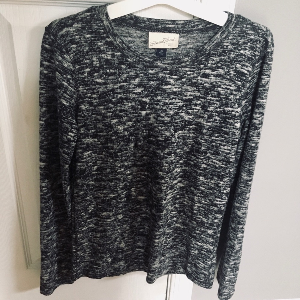 Universal Thread Long Sleeve Shirt